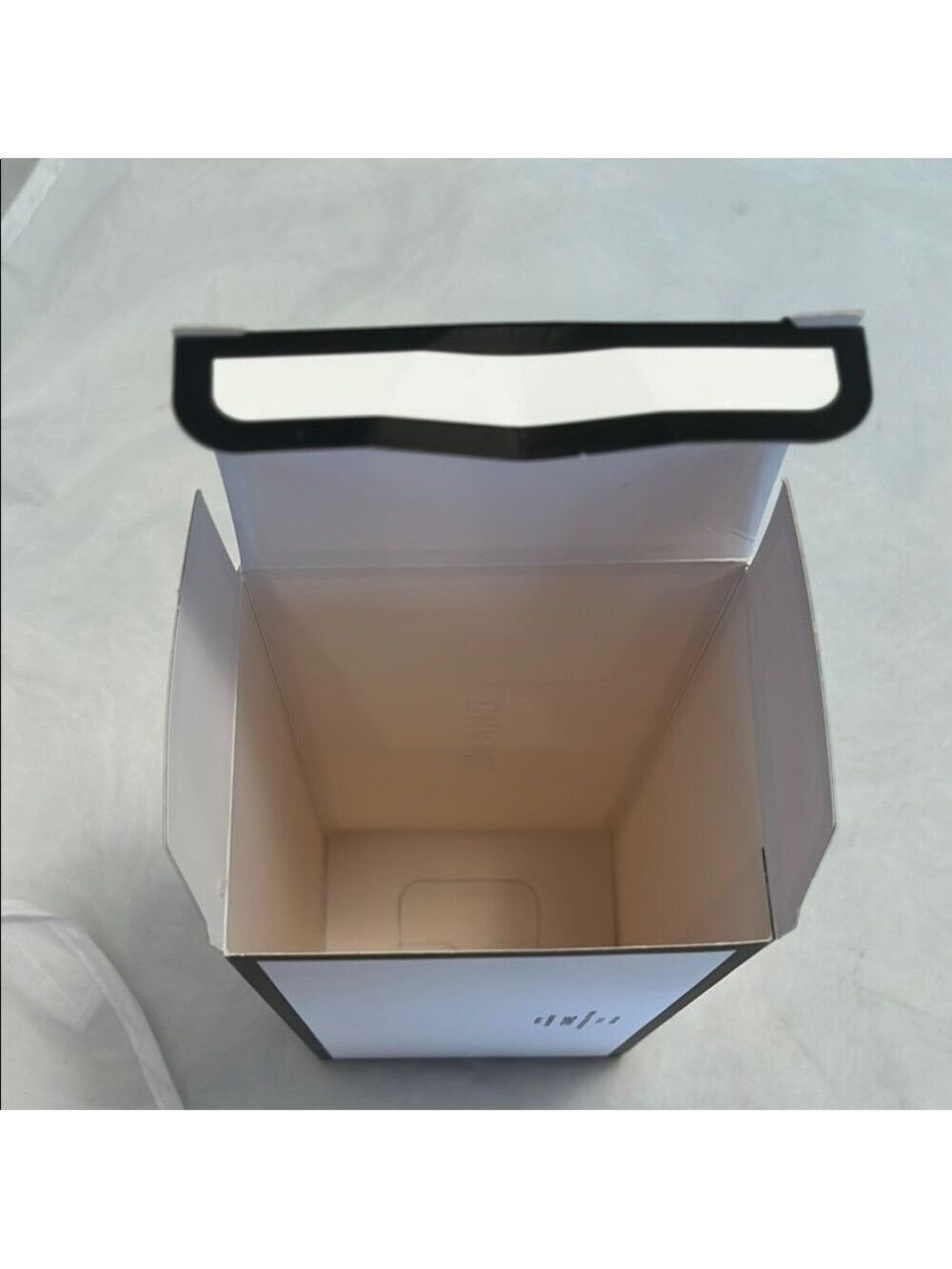 CHANEL Monochrome Storage Box - Picture 7 of 8